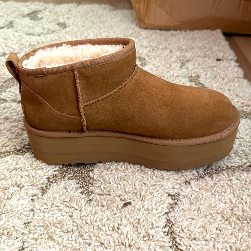 Platform ultra mini UGGs in chestnut, size 10